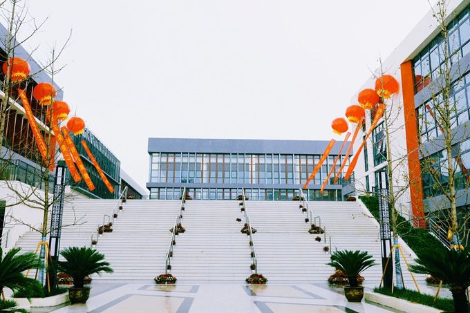 ?京新中学